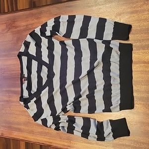 Womens, size Medium, Rue21, V-neck, striped, Long sleeve sweater type top!